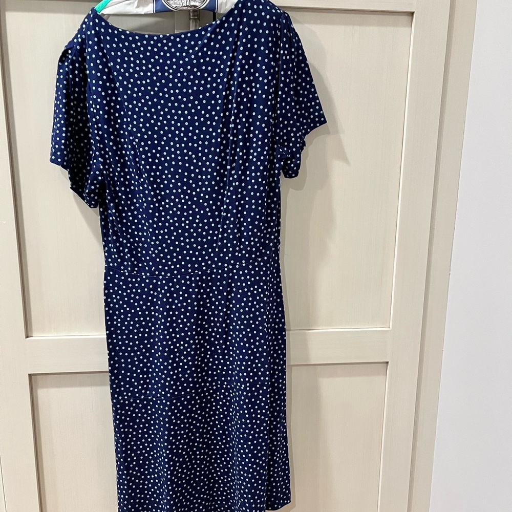 Seraphine patterned maternity dress.